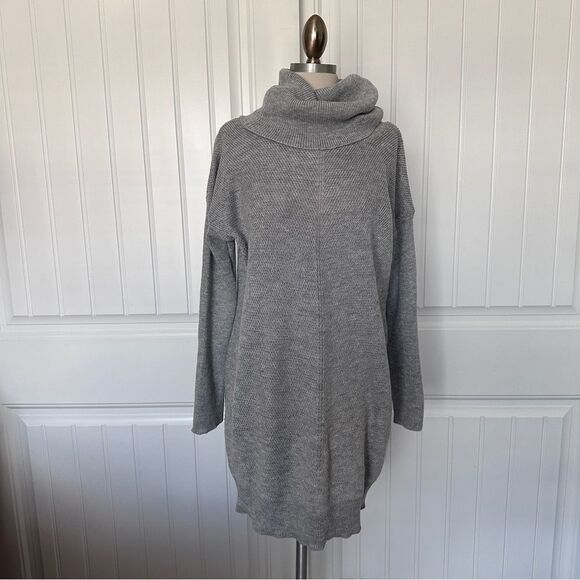 Lulu’s Tea Reader Light Grey Sweater Dress - Picture 2 of 7